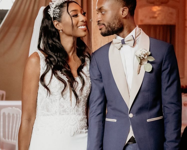 COSTUME BLEU . 1 BOUTON . 2 PIÈCES . 2P