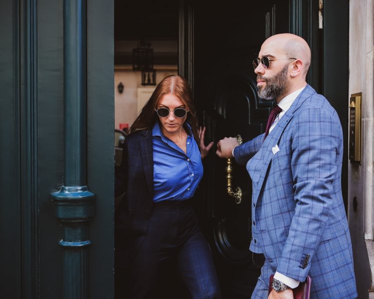 COSTUME BLEU RAYÉ . 2 BOUTONS . 3 PIÈCES . 3P